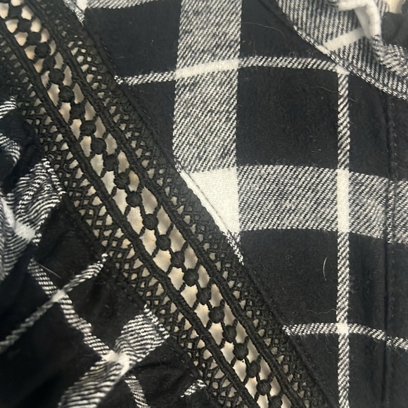 Kate Spade, New York black and white checkered long sleeve shirt, size medium - Picture 3 of 14